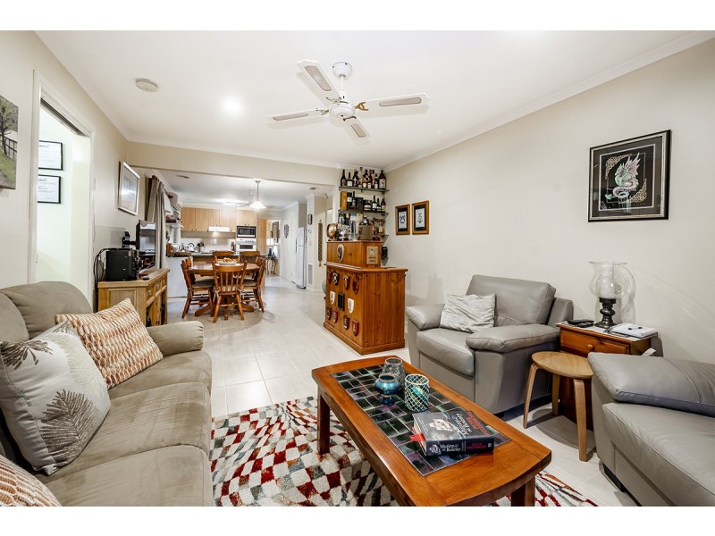 24 Jagger Circuit, Cranbourne East VIC 3977