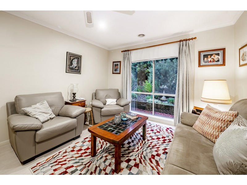 24 Jagger Circuit, Cranbourne East VIC 3977