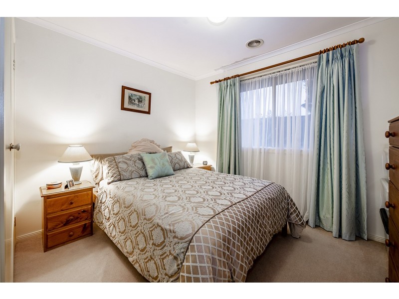 24 Jagger Circuit, Cranbourne East VIC 3977