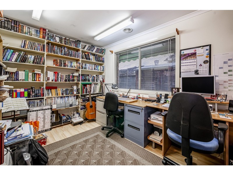 24 Jagger Circuit, Cranbourne East VIC 3977