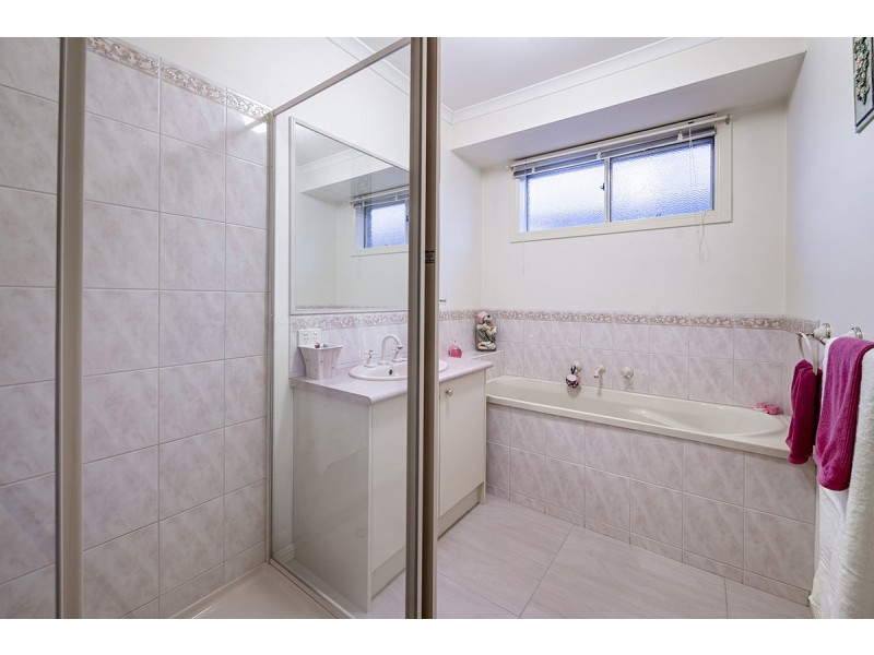 24 Jagger Circuit, Cranbourne East VIC 3977