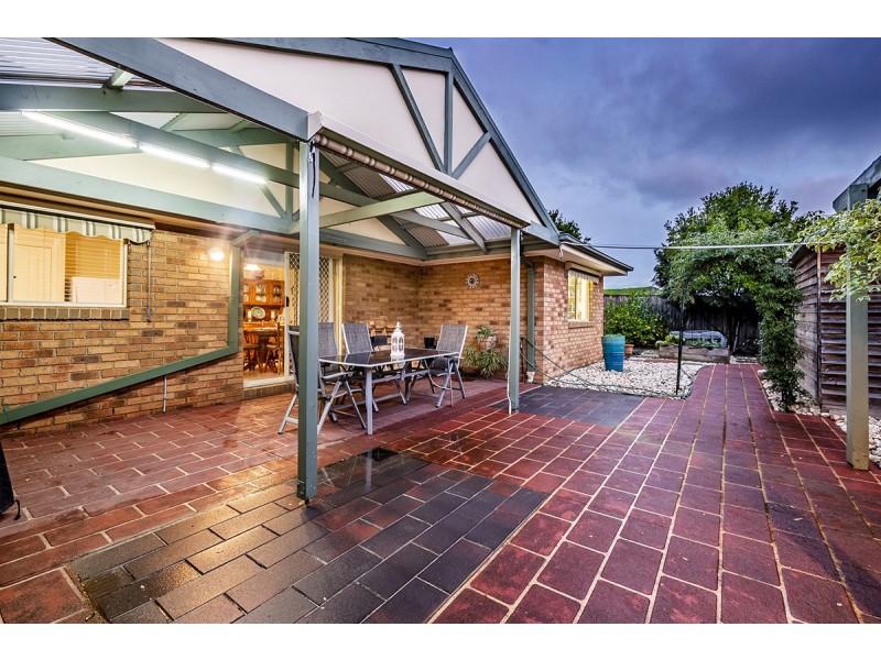 24 Jagger Circuit, Cranbourne East VIC 3977