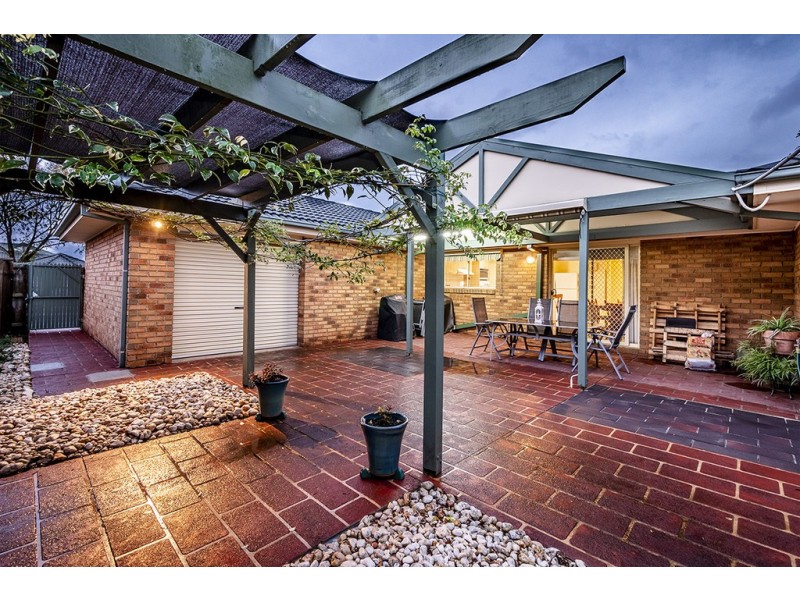 24 Jagger Circuit, Cranbourne East VIC 3977
