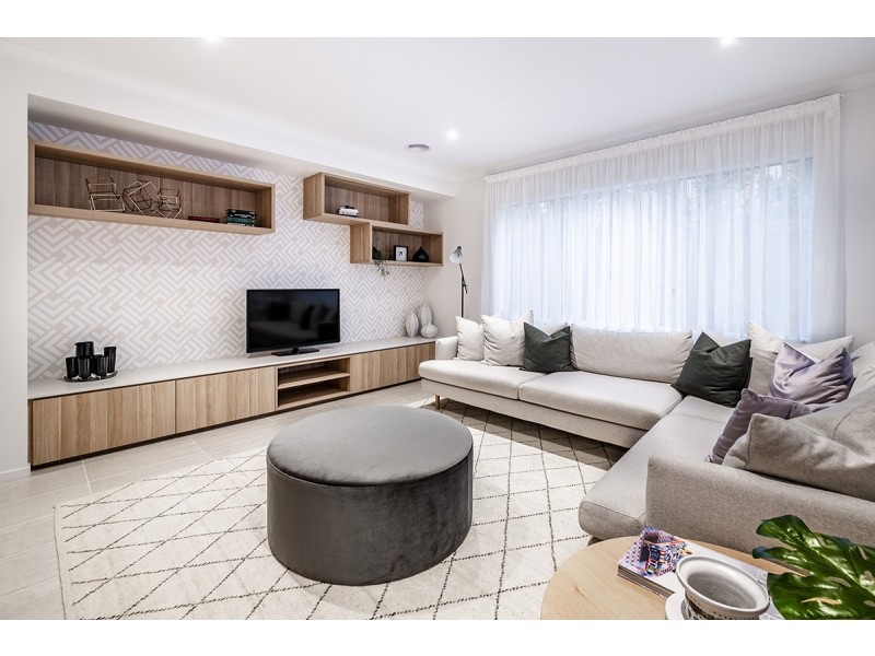 4 Tallrush Street, Clyde North VIC 3978