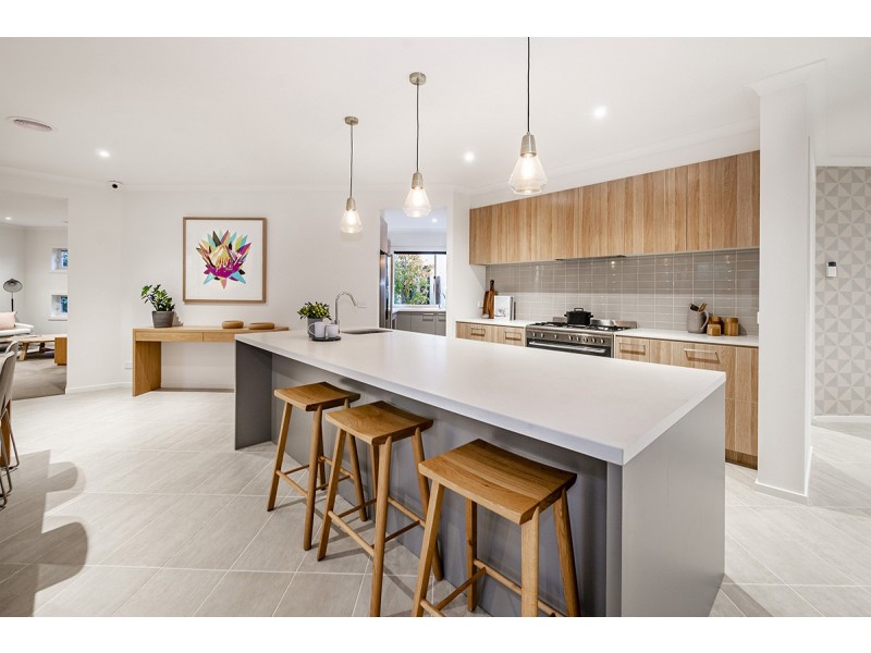 4 Tallrush Street, Clyde North VIC 3978