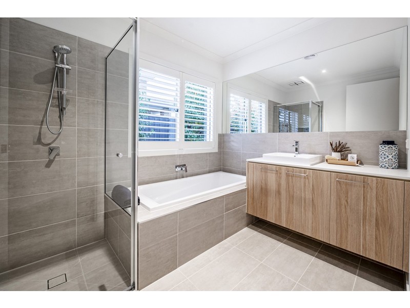 4 Tallrush Street, Clyde North VIC 3978