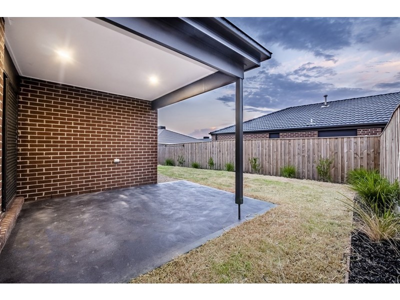 3 Hartleigh Street, Clyde VIC 3978