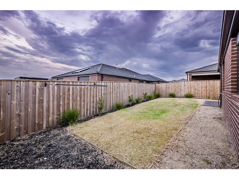 3 Hartleigh Street, Clyde VIC 3978