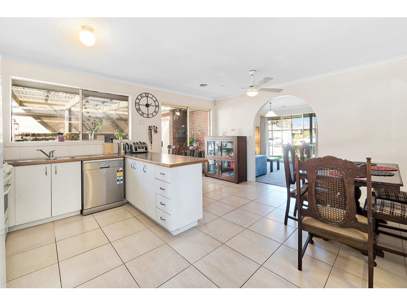 7 Nyah Place, Cranbourne West VIC 3977