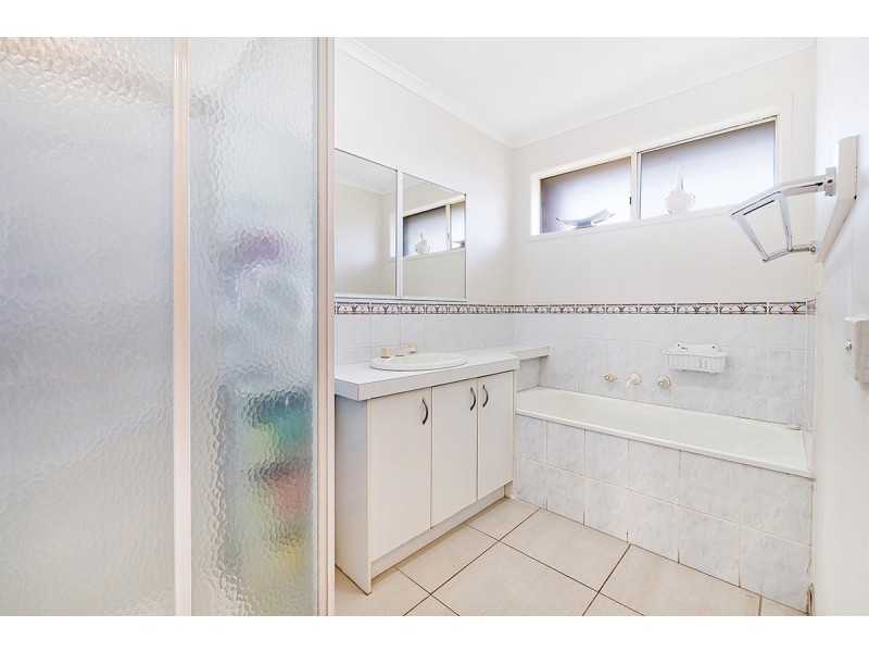 7 Nyah Place, Cranbourne West VIC 3977