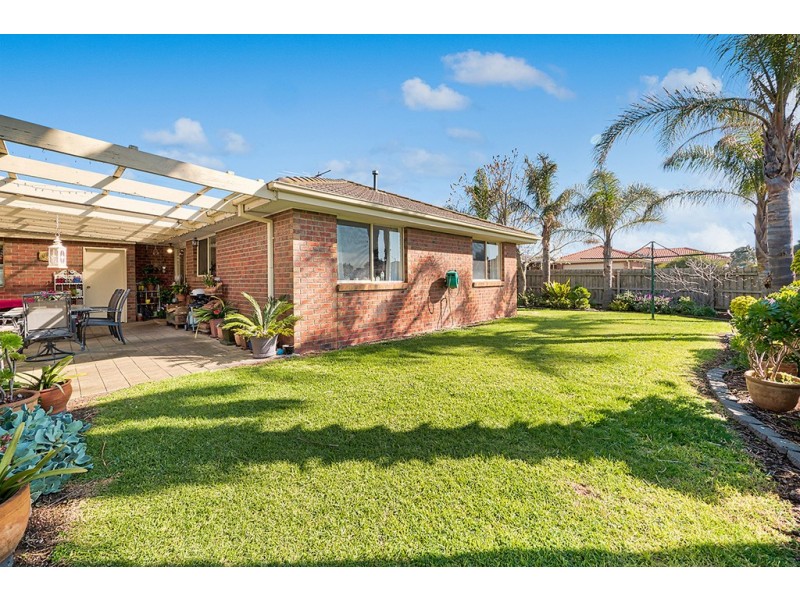7 Nyah Place, Cranbourne West VIC 3977
