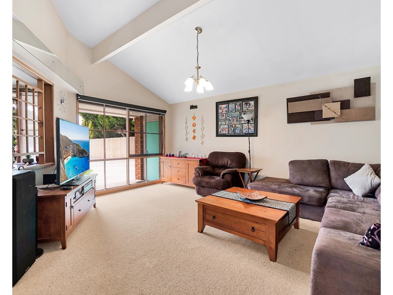 12 Hollyhock Court, Cranbourne North VIC 3977