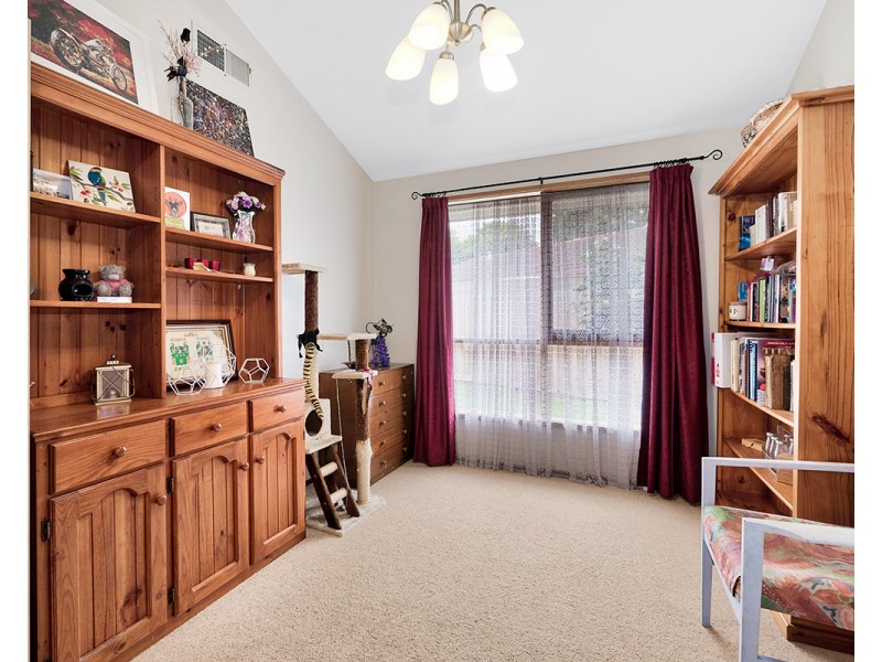 12 Hollyhock Court, Cranbourne North VIC 3977