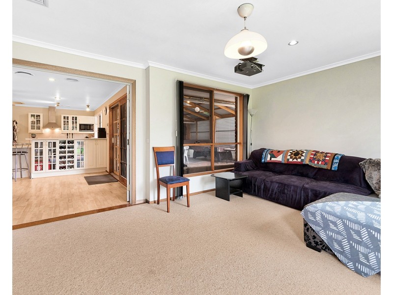 12 Hollyhock Court, Cranbourne North VIC 3977