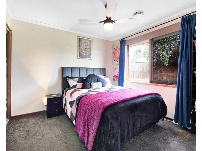 12 Hollyhock Court, Cranbourne North VIC 3977