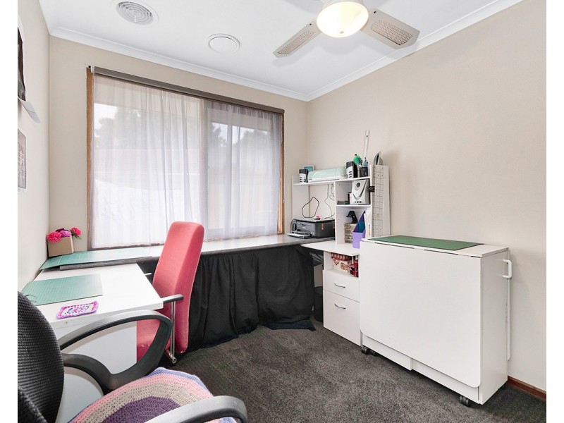 12 Hollyhock Court, Cranbourne North VIC 3977