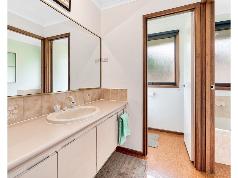 12 Hollyhock Court, Cranbourne North VIC 3977