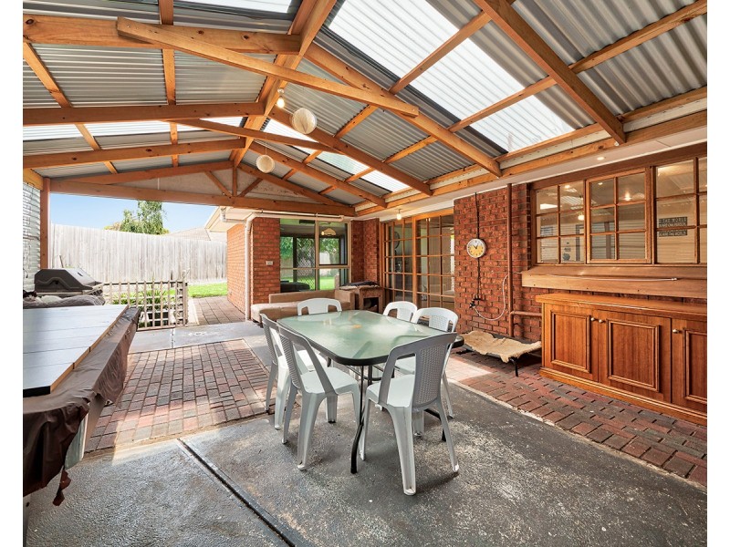 12 Hollyhock Court, Cranbourne North VIC 3977