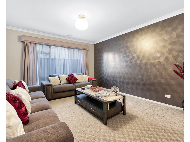 4 Blue Peppermint Court, Lyndhurst VIC 3975