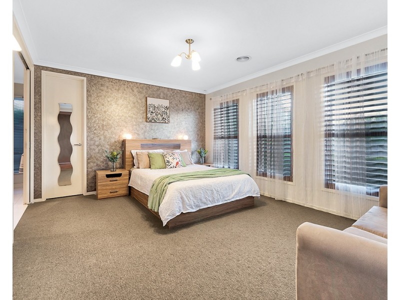 4 Blue Peppermint Court, Lyndhurst VIC 3975