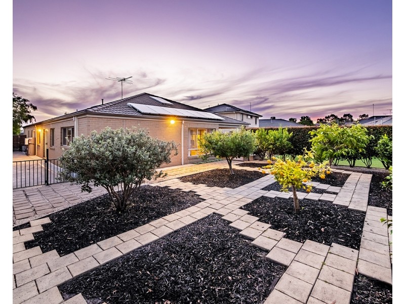 4 Blue Peppermint Court, Lyndhurst VIC 3975