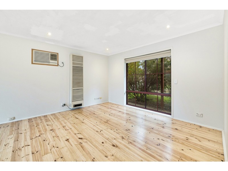 39 Lake View Drive, Narre Warren South VIC 3805