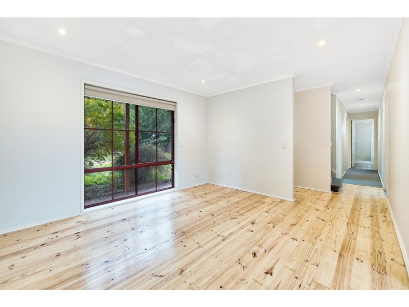 39 Lake View Drive, Narre Warren South VIC 3805
