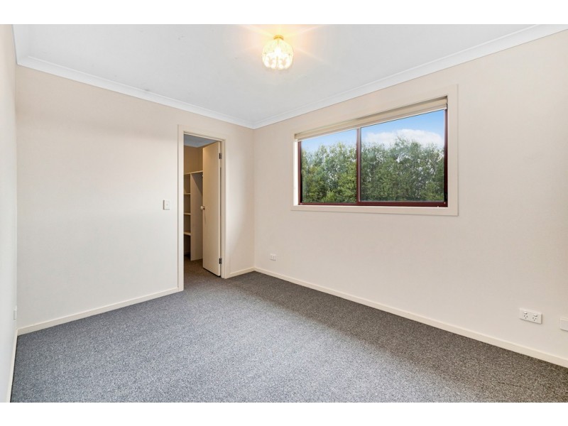 39 Lake View Drive, Narre Warren South VIC 3805