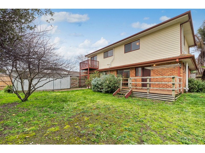 39 Lake View Drive, Narre Warren South VIC 3805