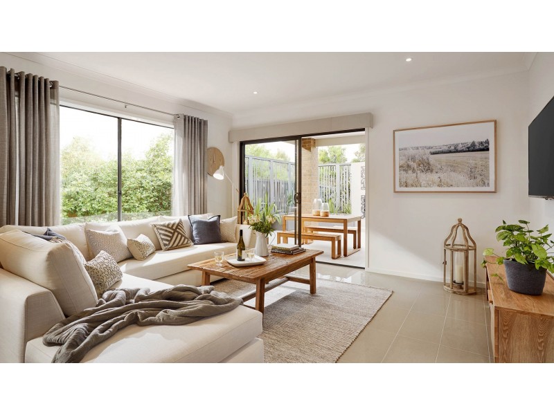 16 Welsh Crescent, Clyde North VIC 3978