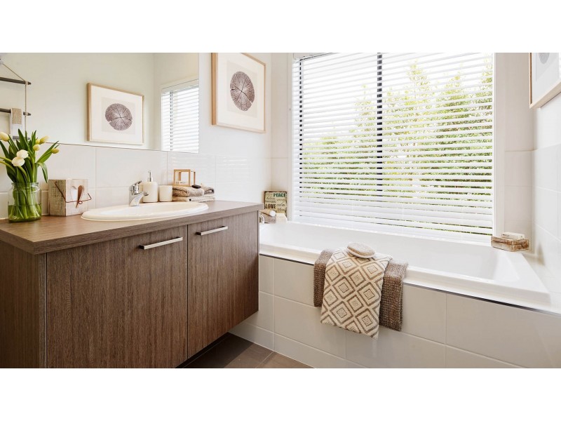 16 Welsh Crescent, Clyde North VIC 3978