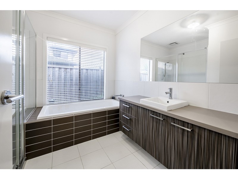 3 Sunnybrook Way, Lyndhurst VIC 3975