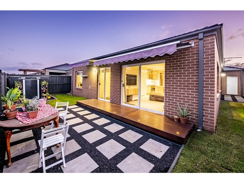 18 Anfield Road, Clyde North VIC 3978