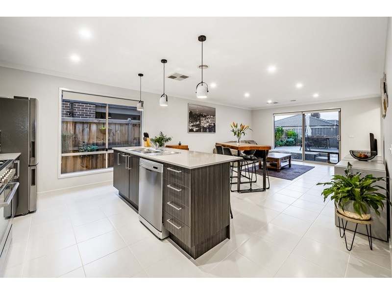 40 Green Gully Road, Clyde VIC 3978