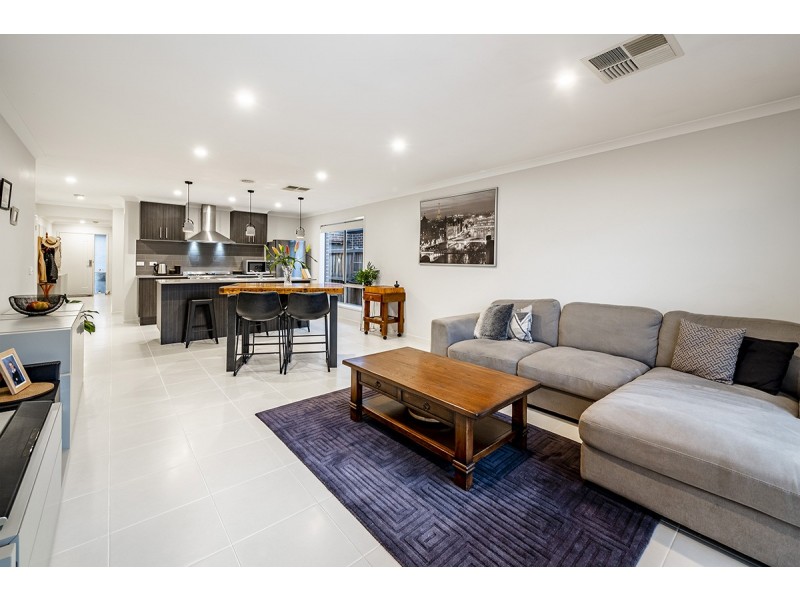 40 Green Gully Road, Clyde VIC 3978