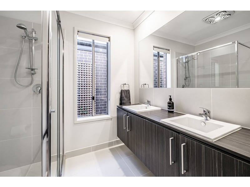 40 Green Gully Road, Clyde VIC 3978