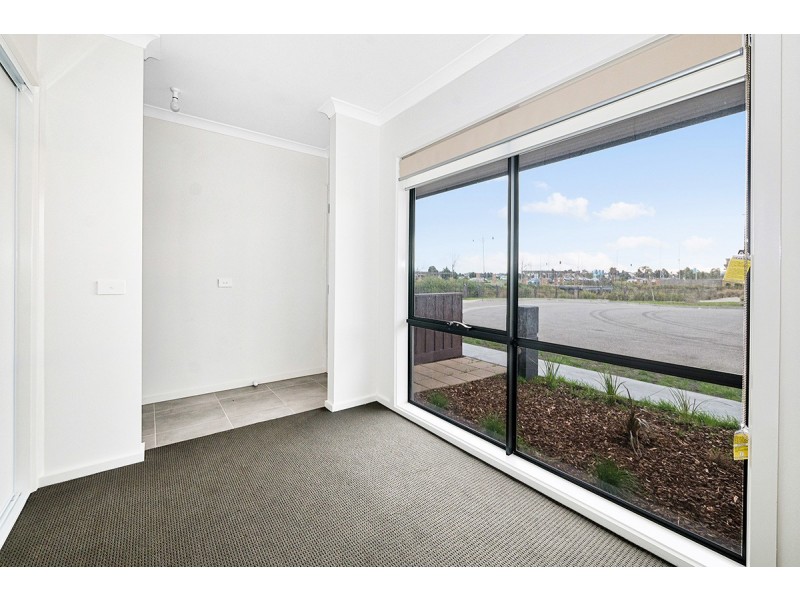 33 Bianca Court, Pakenham VIC 3810