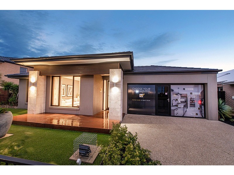 12 Moxham Drive, Clyde North VIC 3978