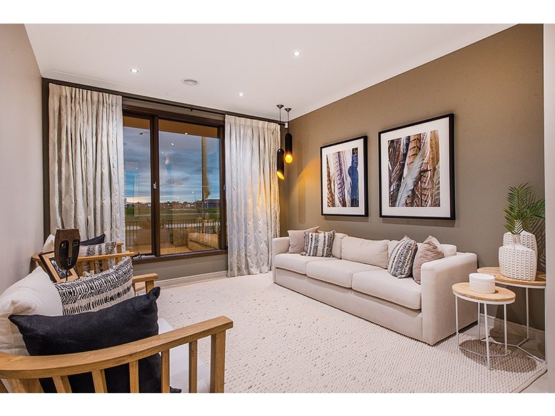 12 Moxham Drive, Clyde North VIC 3978