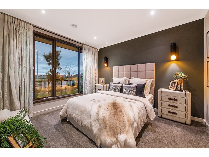 12 Moxham Drive, Clyde North VIC 3978