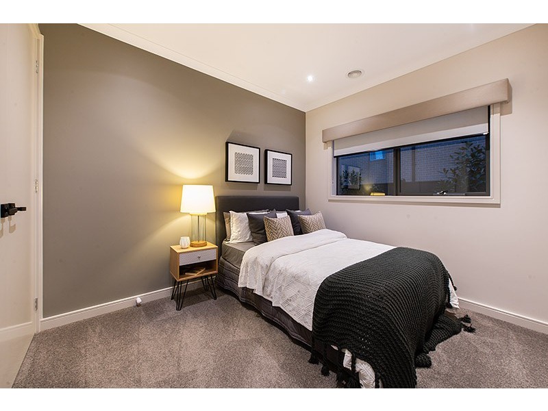 12 Moxham Drive, Clyde North VIC 3978