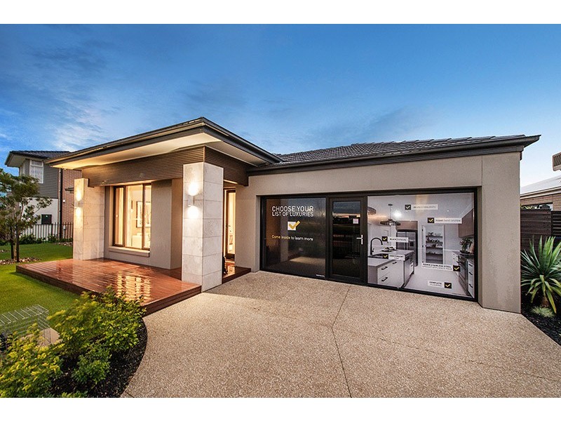 12 Moxham Drive, Clyde North VIC 3978