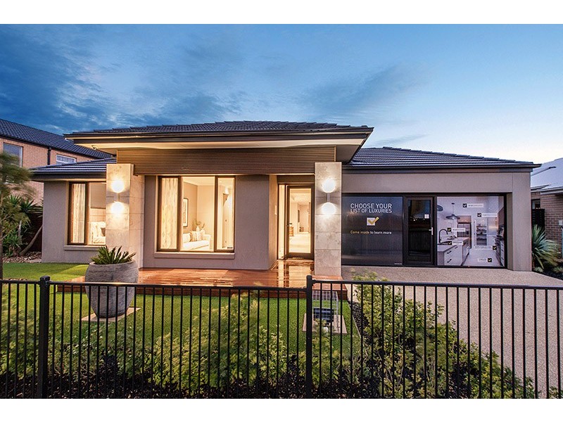 12 Moxham Drive, Clyde North VIC 3978