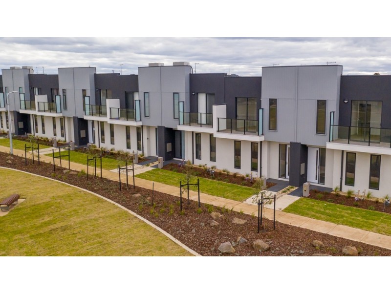 17 Kissena Walk, Point Cook VIC 3030