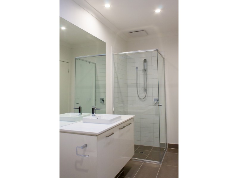 17 Kissena Walk, Point Cook VIC 3030