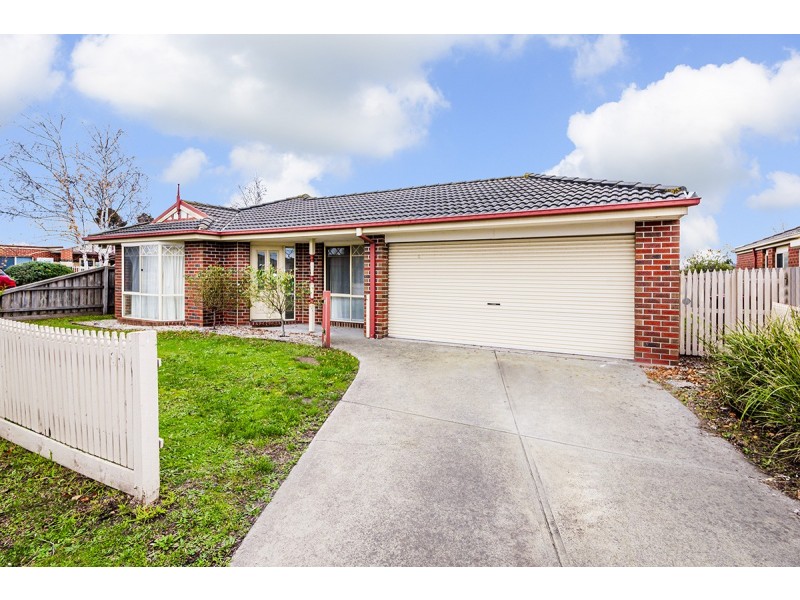 10 Brindalee Place, Cranbourne East VIC 3977
