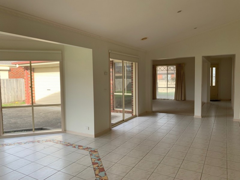 10 Brindalee Place, Cranbourne East VIC 3977