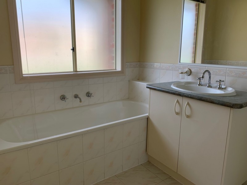 10 Brindalee Place, Cranbourne East VIC 3977