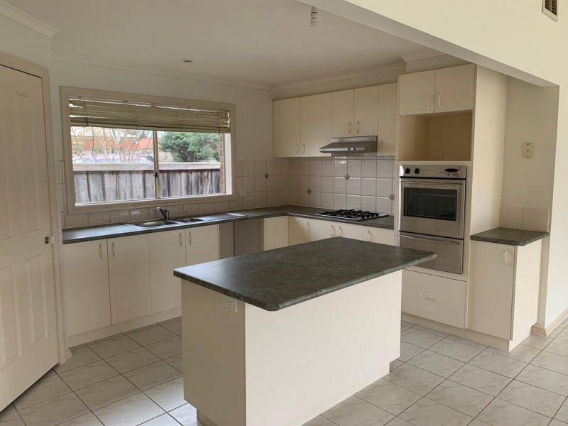 10 Brindalee Place, Cranbourne East VIC 3977