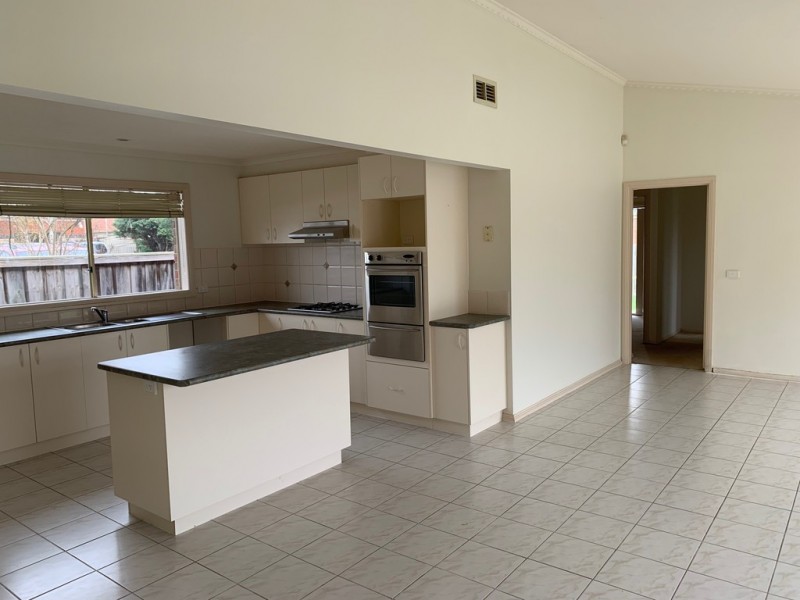 10 Brindalee Place, Cranbourne East VIC 3977